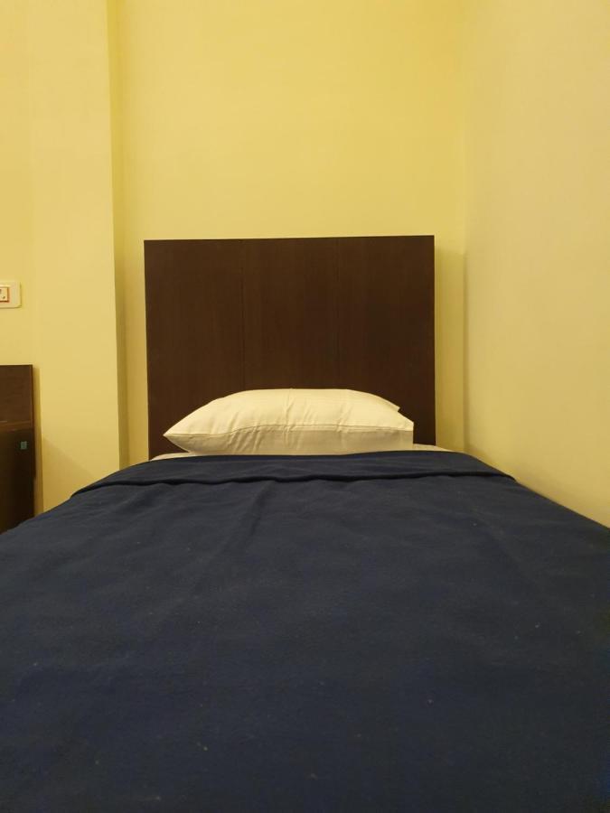 Sri Lakshmi Palace A/C Hotel Suluru Luaran gambar