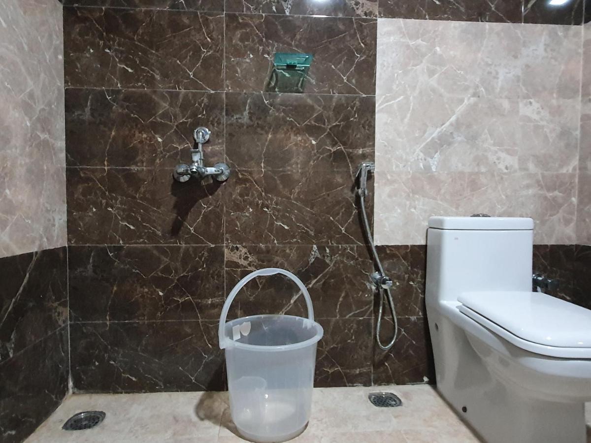 Sri Lakshmi Palace A/C Hotel Suluru Luaran gambar